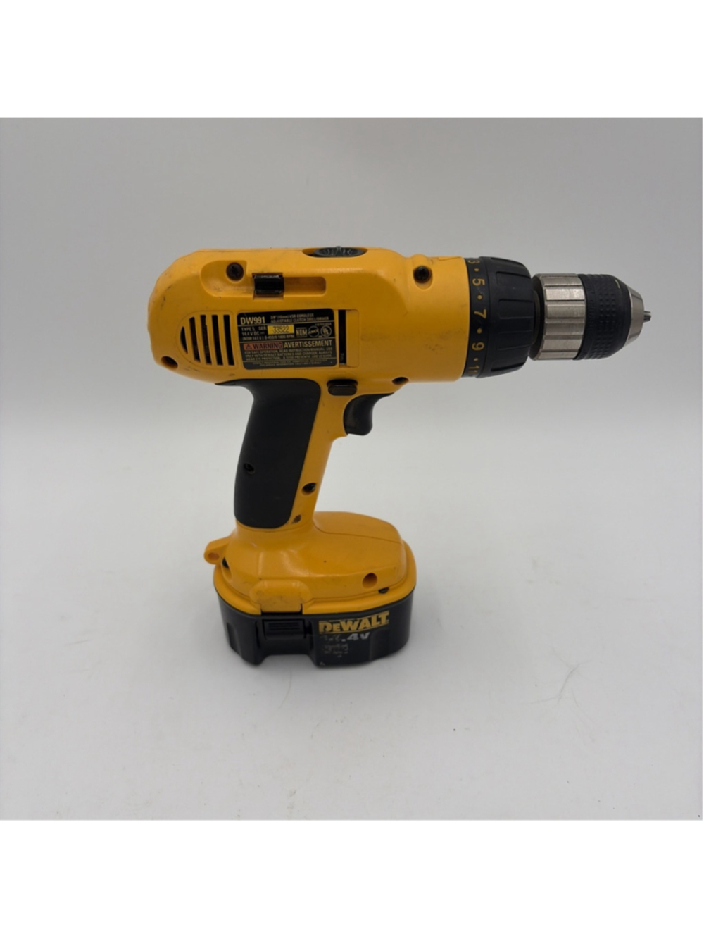 Dewalt 3/8 Inch Drill DW991 14.4 Volt Two Speed Cordless WORKS